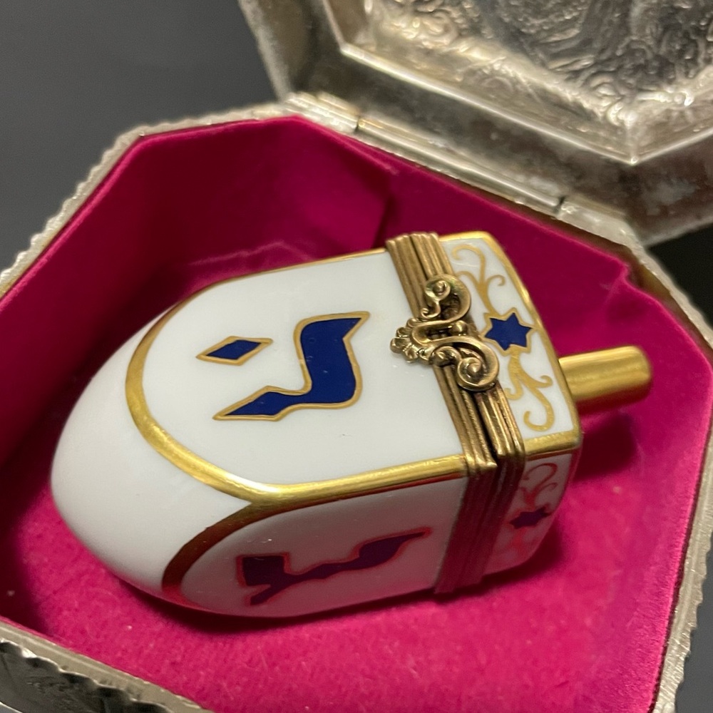AUTHENTIC FRENCH LIMOGES TRINKET BOX THE DREIDEL PEINT MAIN La Gloriette